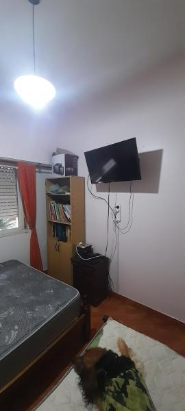 Habitación doble con TV.